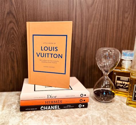 louis vuitton boek decoratie